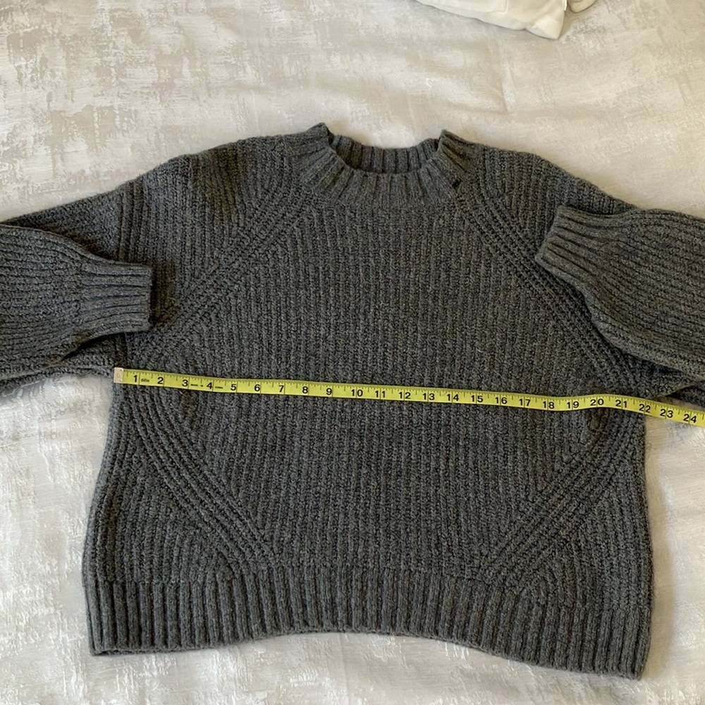 Old Navy Mockneck Cropped Gray XL Sweater - Picture 7 of 7